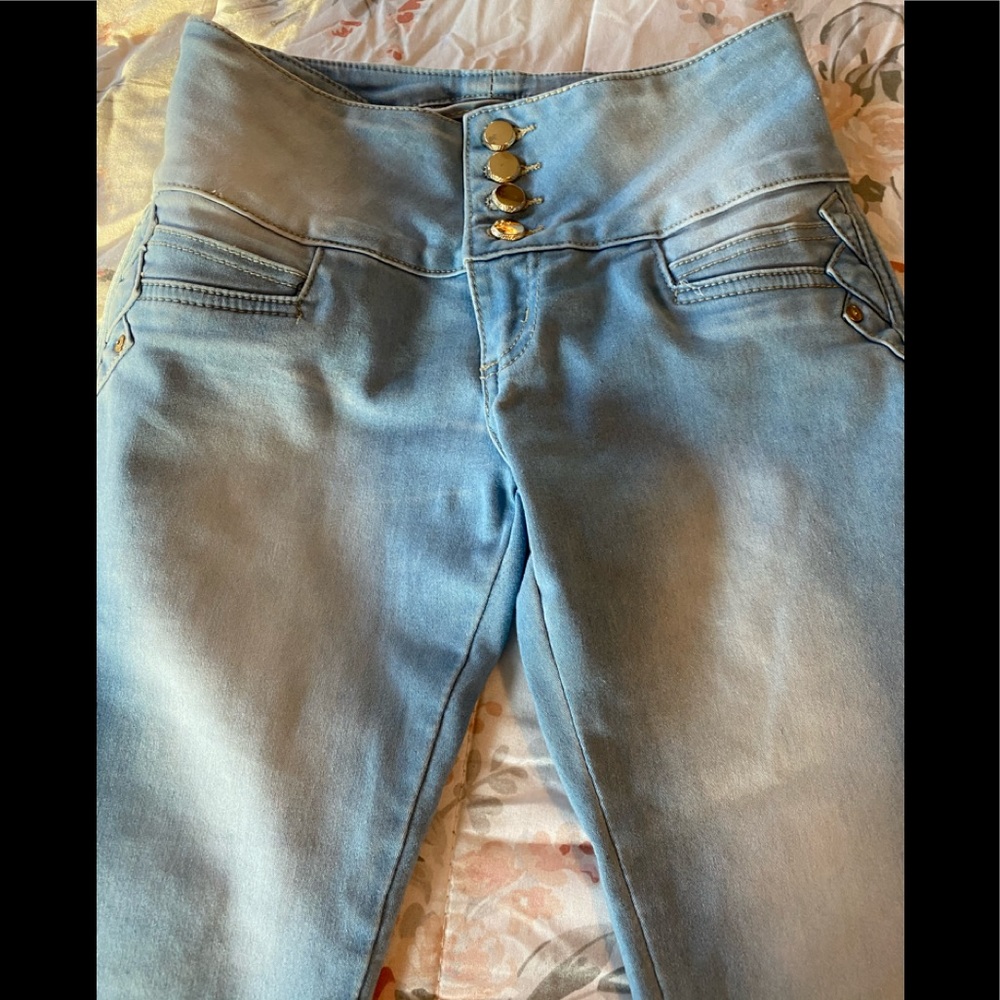 Colombian crop jeans push up